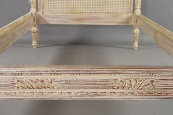 Lit Louis XVI En Chêne Massif Sculpté – XXe – Couleur Miel
