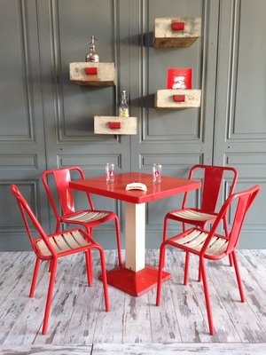 Juego de comedor industrial rojo y blanco de Xavier Pauchard para ... Juego de comedor industrial rojo y blanco de Xavier Pauchard para ...