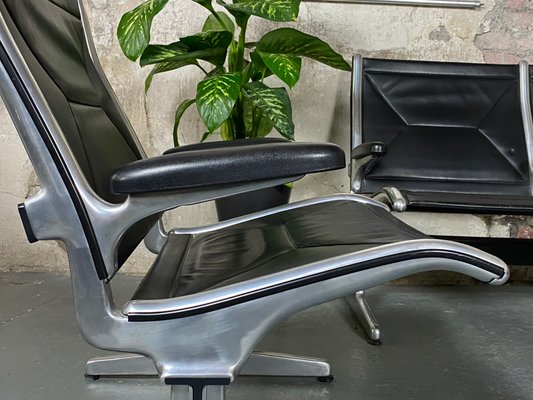 Eames airport chair online