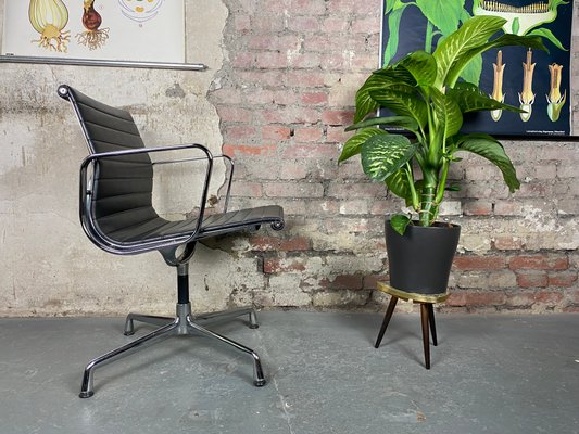Aluminum desk chair deals