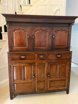 Large Antique Welsh Oak Deuddarn Cupboard 1680s for sale at Pamono