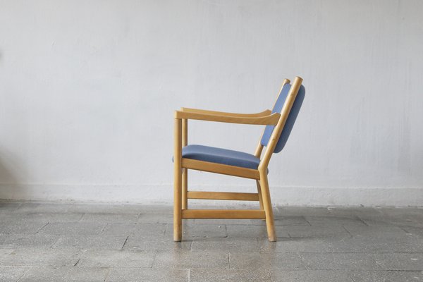 CH52 Armchair by Hans J. Wegner for Carl Hansen & Son for sale at