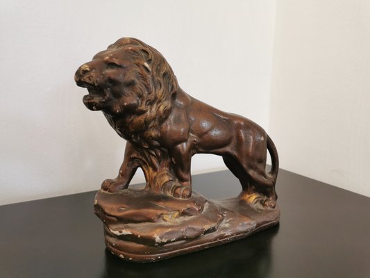 arco Tormento cosecha Figura de león antigua de yeso en venta en Pamono