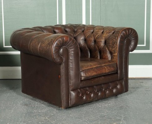 Vintage Distressed Brown Leather Chesterfield Gentlemans Club