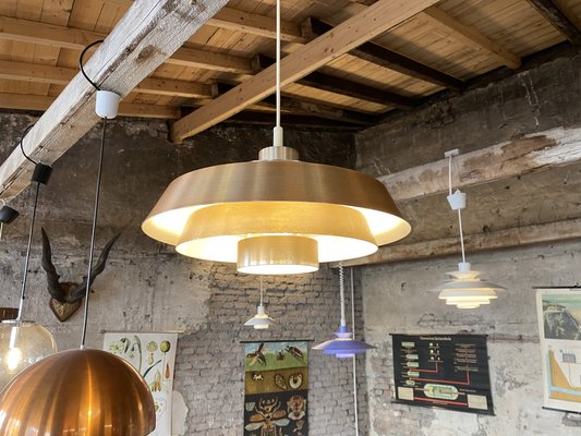 Nova pendant light deals