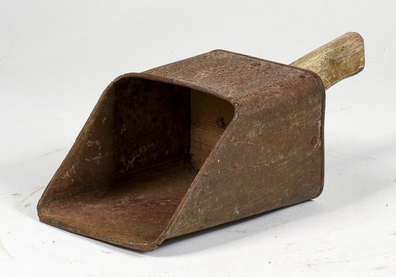 Early 20th Century Italian Shovel with Wooden Handle for sale at Pamono
