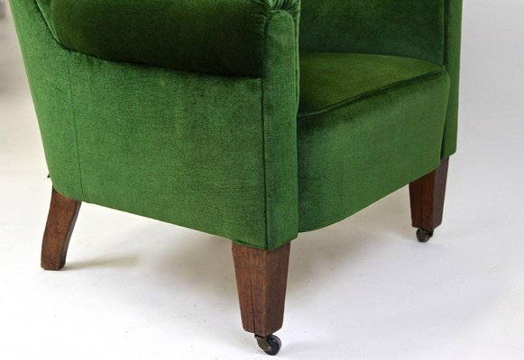 Green velvet club chair deals