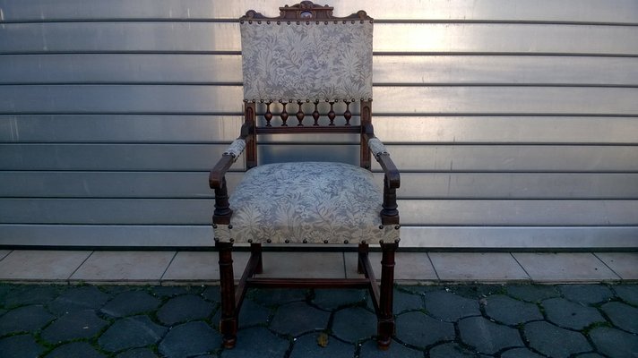 Small throne online chair