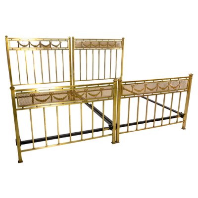 2 twin outlet beds for sale