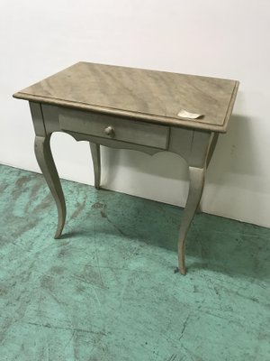 Small 2024 country desk