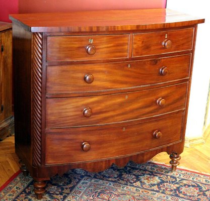 Late 19th Century English Mahogany Bow Front Chest of Drawers for sale at Pamono Late 19th Century English Mahogany Bow Front Chest of Drawers for sale at Pamono