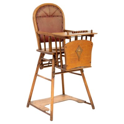 https://cdn20.pamono.com/p/g/1/4/1440477_7cjzefzlgt/chaise-pour-enfant-antique-en-bois-de-hetre-1910s-1.jpg