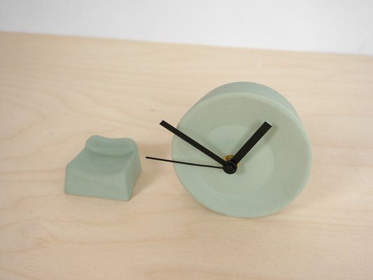Horloge de Bureau Off Center de Studio Lorier en vente sur Pamono