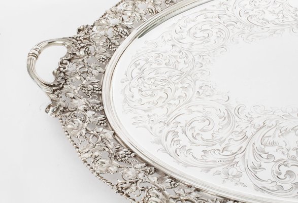 19th Century Victorian Oval Silver-Plated Tray for sale at Pamono