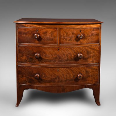 Large Georgian English Bow Front Chest of Drawers 1780s