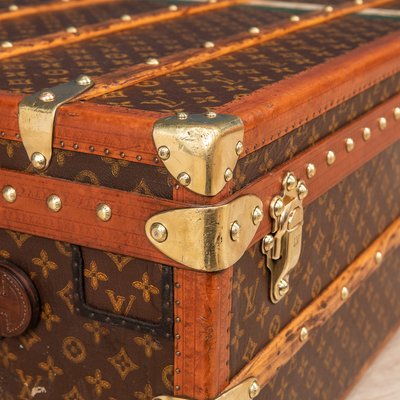 Antique French Cabin Trunk from Louis Vuitton, 1910 for sale at Pamono