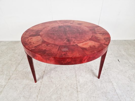 Italienischer Esstisch aus rot lackiertem Pergament, 1960er bei Pamono kaufen