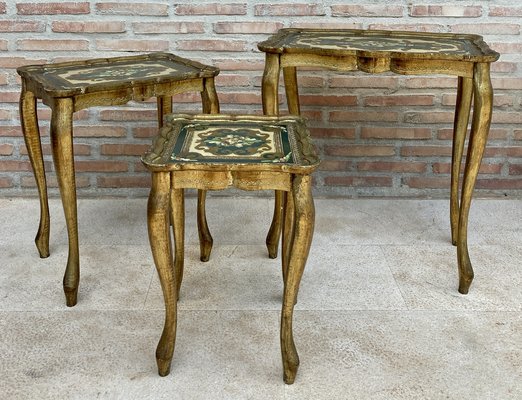 Italian Florentine Neoclassical Nesting Tables in Giltwood 1960s Set of 3
