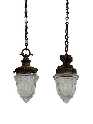 colgantes eduardianas antiguas de latón adornado y vidrio tallado. Juego de 2 en venta en Pamono