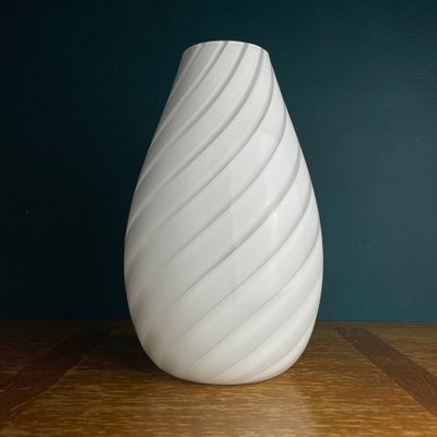 Weiße Swirl Murano Glasvase, Italien, 1980er bei Pamono kaufen
