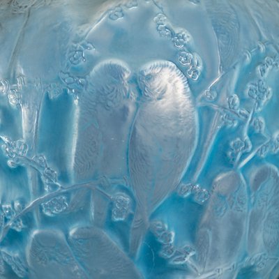 Opalescent Parakeets Vase by René Lalique, 1919 for sale at