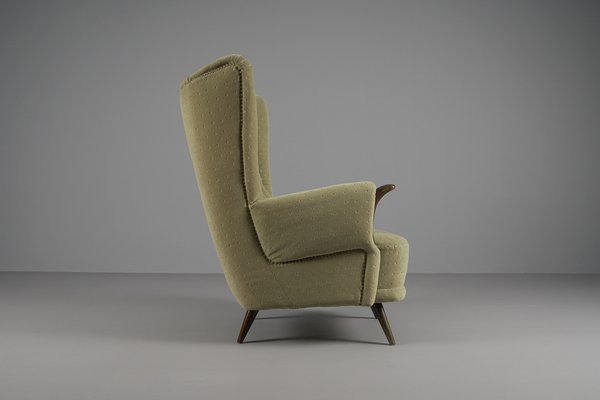 Großer grüner italienischer Ohrensessel aus Holz & Stoff, 1950er bei Pamono kaufen