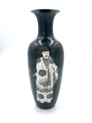 https://cdn20.pamono.com/p/g/1/4/1465517_mcxml8h1c0/chinese-qing-emperor-kangxi-period-vase-with-2-figures-1800s-11.jpg
