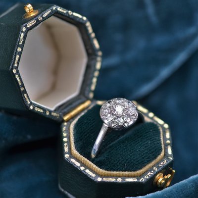 French Diamonds Platinum Round Shape Engagement Ring 1920s