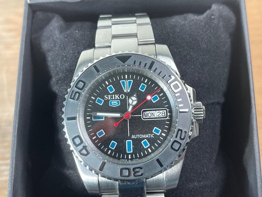 Black Dial Custom Built Watch from Seiko for sale at Pamono