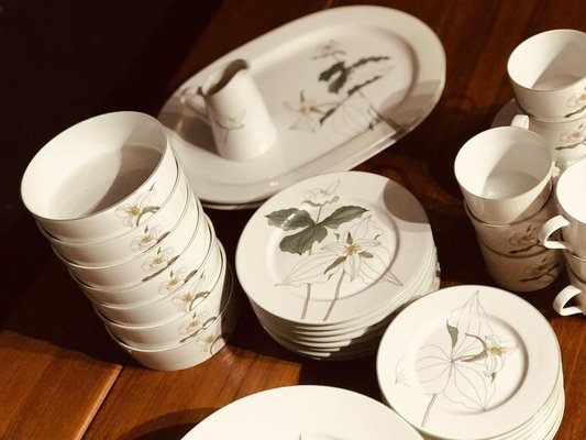 Watercolors Block Pamono sale Spal Service (Trillium), Portugal for Dinner by Lou Goertzen Mary Porcelain at