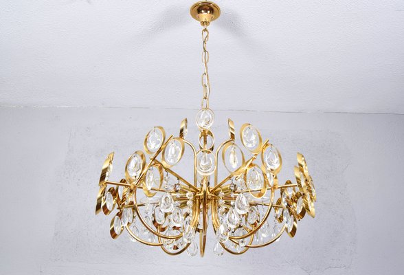 Mid-Century Hollywood Regency Chandelier in Gilt Brass and Crystal from  Palwa, 1960s for sale at Pamono