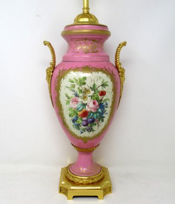 Debería diseñador repollo Lámpara de mesa Sèvres francesa antigua de bronce dorado de porcelana en  venta en Pamono