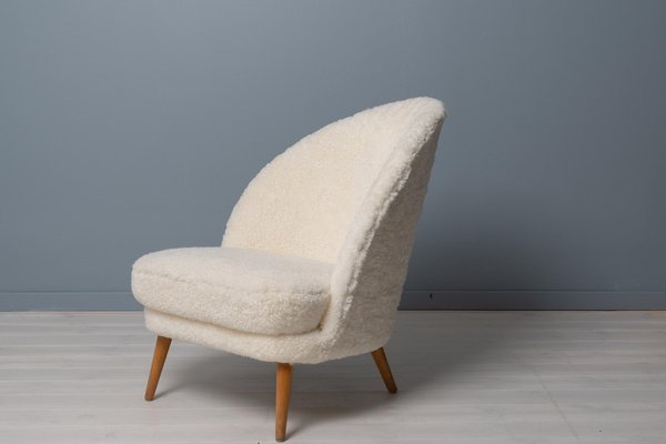 White easy chair hot sale