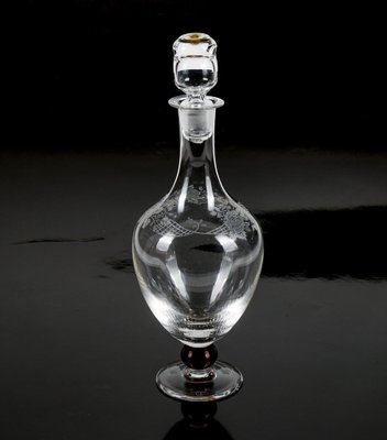 https://cdn20.pamono.com/p/g/1/4/1478832_gimkanbo8b/italian-bottle-with-etched-glass-stopper-from-cristallerie-1.jpg