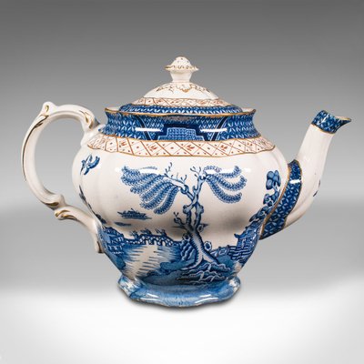 VASO AD URNA IN PORCELLANA DI SEVRES decorato a mano con scene galanti