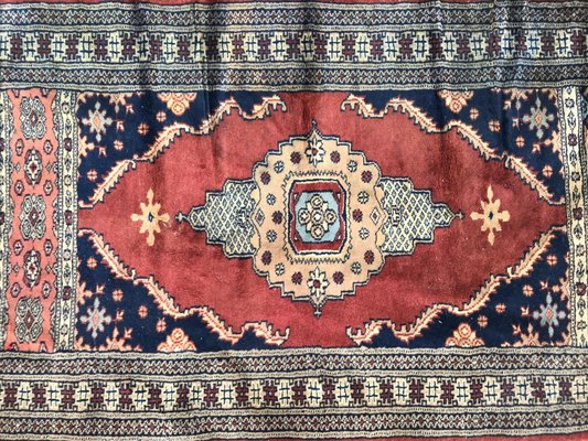 Long Vintage Pakistan Rug, 1980s for sale at Pamono Long Vintage Pakistan Rug, 1980s for sale at Pamono