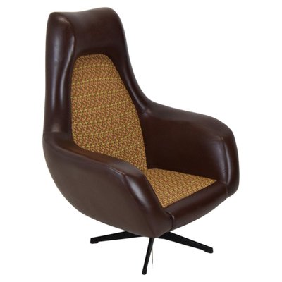 Rotating armchair outlet