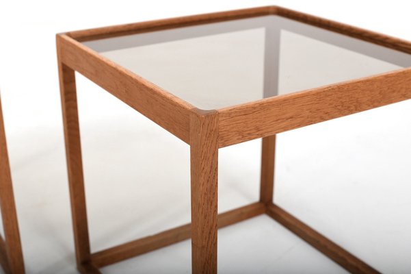 Glass on sale cube table