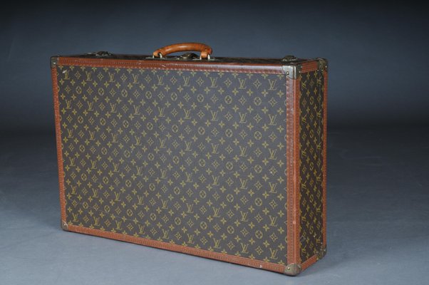 Louis Vuitton Pyramid  Louis vuitton suitcase, Louis vuitton luggage, Louis  vuitton travel luggage