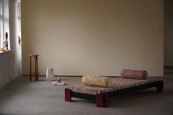Modern style daybed deals