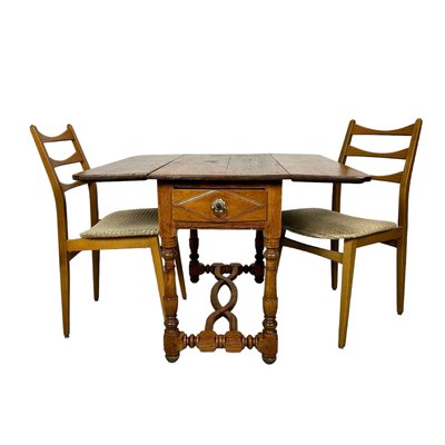 Antique folding online table and chairs