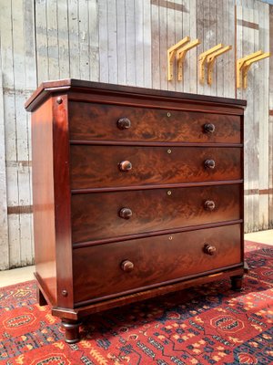 Vintage mahogany dresser discount