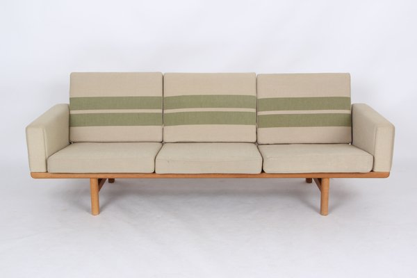 Danish 3-Seater Sofa by Hans J. Wegner for Getama, 1950s for sale at Pamono