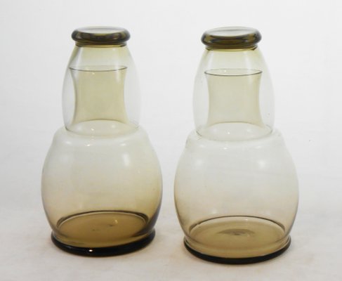 https://cdn20.pamono.com/p/g/1/5/1519052_09xwi6zhdb/decanters-helios-with-glasses-from-w-j-rozendaal-1930s-set-of-2-3.jpg