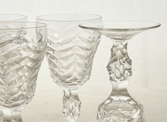 https://cdn20.pamono.com/p/g/1/5/1519473_36ac7e1v04/lead-crystal-wine-glasses-with-odo-pattern-by-w-j-rozendaal-set-of-6-2.jpg