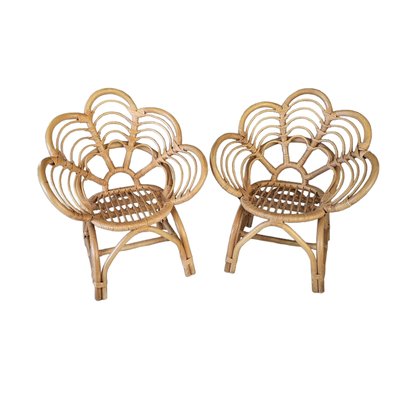 Rattan chair flower deals