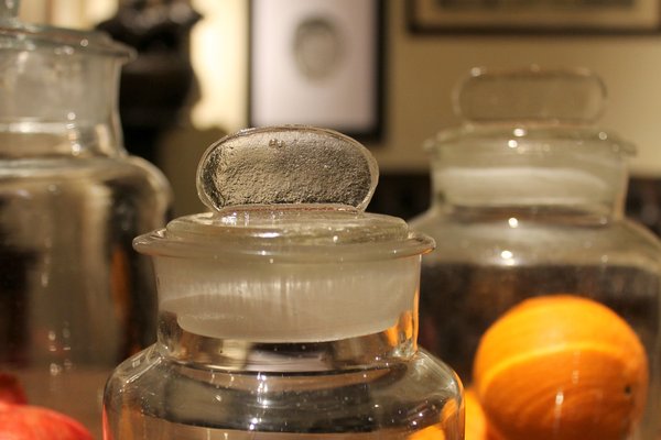 https://cdn20.pamono.com/p/g/1/5/1519730_4qjwvj8m7y/late-19th-century-italian-arts-and-crafts-blown-glass-apothecary-jars-set-1900-set-of-5-12.jpg