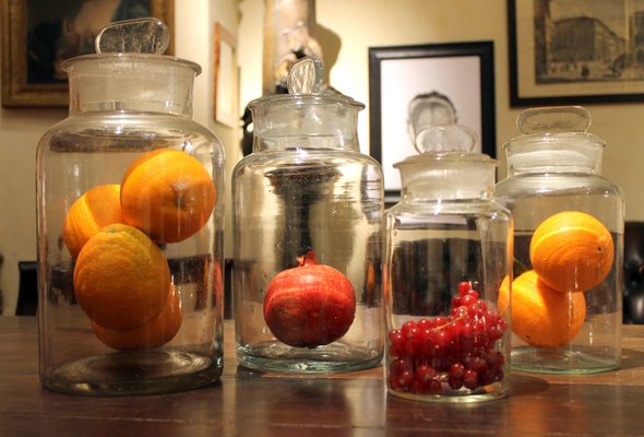 https://cdn20.pamono.com/p/g/1/5/1519730_4wjw7czvcs/late-19th-century-italian-arts-and-crafts-blown-glass-apothecary-jars-set-1900-set-of-5-9.jpg