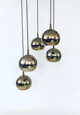 Goldene Cascade Deckenlampe mit 5 Kugeln, Italien, 1980er bei Pamono kaufen