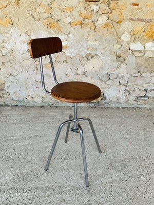 https://cdn20.pamono.com/p/g/1/5/1521431_63xg96e2ap/industrial-metal-and-wood-stool-with-adjustable-swivel-seat-1960s-30.jpg
